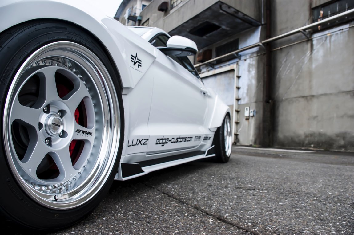 EDGE CUSTOMS Ford Mustang R